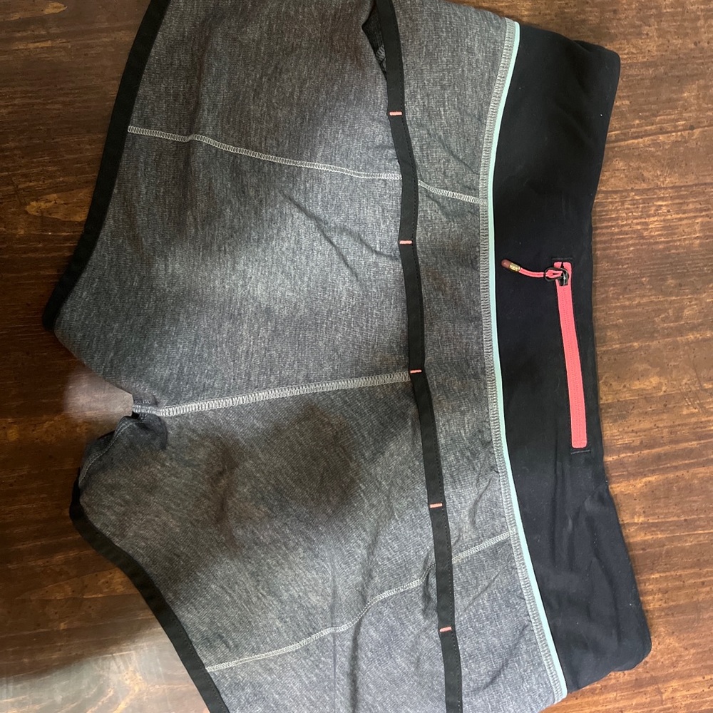 Lululemon speed up shorts 2.5”